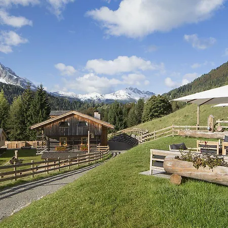 리조트 Chalet-hotel Borgo Eibn Mountain Lodge, The Originals Relais 사우리스