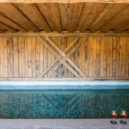 리조트 Chalet-hotel Borgo Eibn Mountain Lodge, The Originals Relais 5*