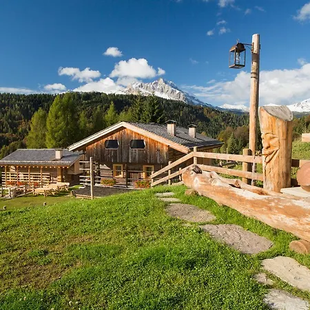 אתר נופש Chalet-hotel Borgo Eibn Mountain Lodge, The Originals Relais 5*