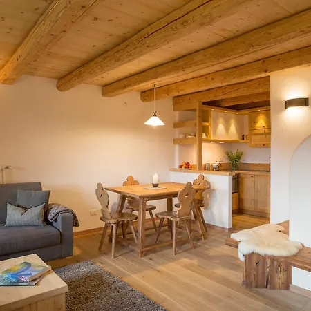 אתר נופש Chalet-hotel Borgo Eibn Mountain Lodge, The Originals Relais 5*