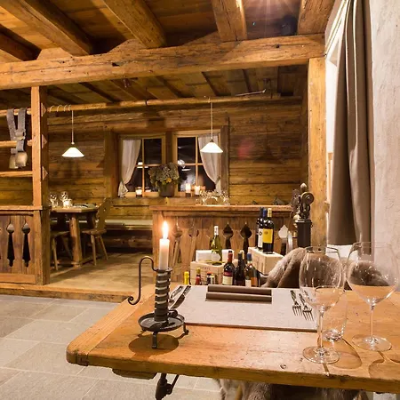 Üdülőközpont Chalet-hotel Borgo Eibn Mountain Lodge, The Originals Relais 5*
