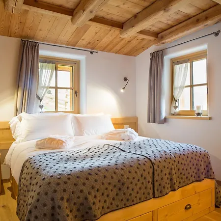 אתר נופש Chalet-hotel Borgo Eibn Mountain Lodge, The Originals Relais 5*