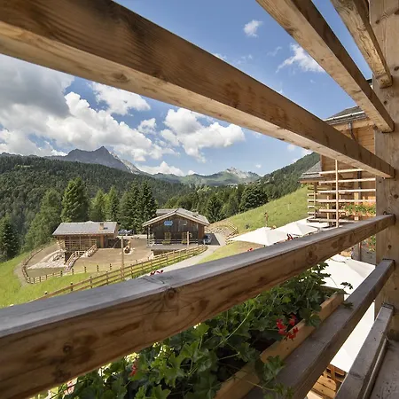 Chalet-hotel Borgo Eibn Mountain Lodge, The Originals Relais 5* סאוריס