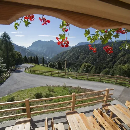אתר נופש Chalet-hotel Borgo Eibn Mountain Lodge, The Originals Relais 5*