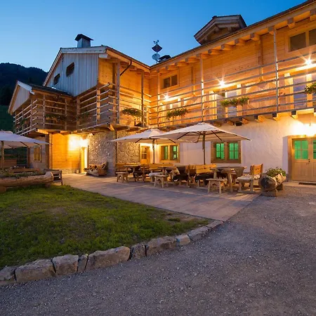 אתר נופש Chalet-hotel Borgo Eibn Mountain Lodge, The Originals Relais 5*