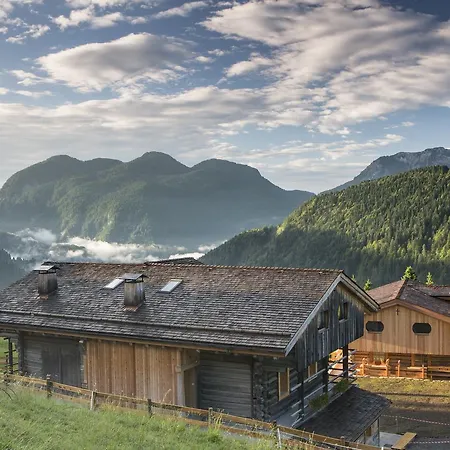 Üdülőközpont Chalet-hotel Borgo Eibn Mountain Lodge, The Originals Relais 5*
