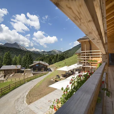Chalet-hotel Borgo Eibn Mountain Lodge, The Originals Relais 5* סאוריס