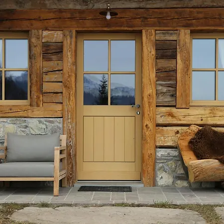 Chalet-hotel Borgo Eibn Mountain Lodge, The Originals Relais אתר נופש